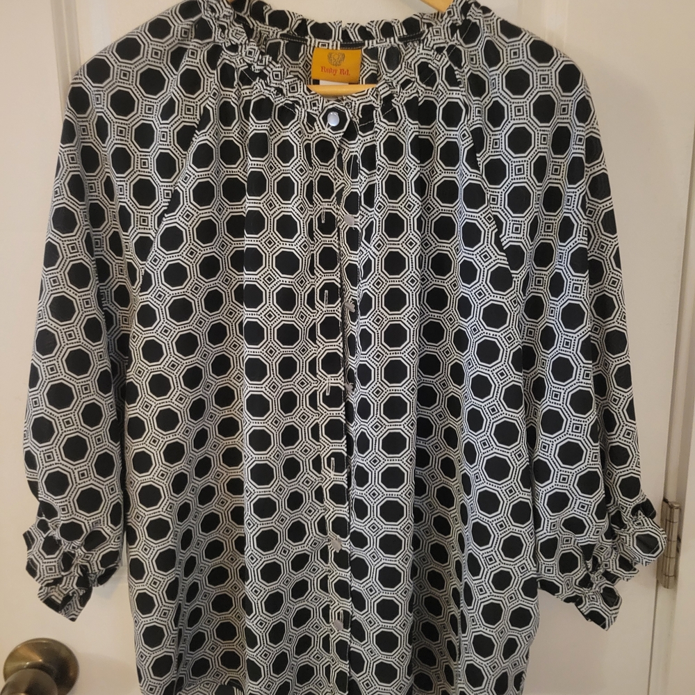 Ruby Rd. Black & White Geometric Button-Front Blouse